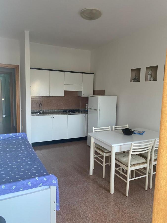 Lemon Apartments ヴィッラシミーウス エクステリア 写真
